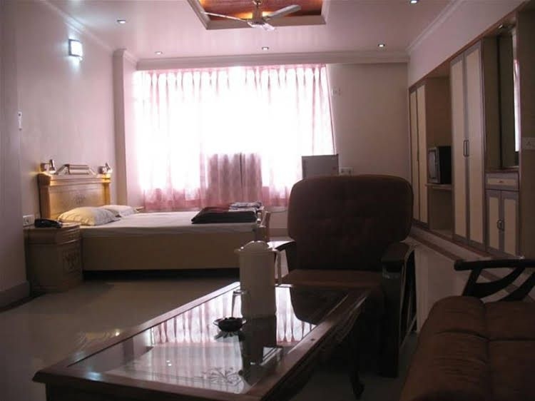 Hotel Gaurav0
