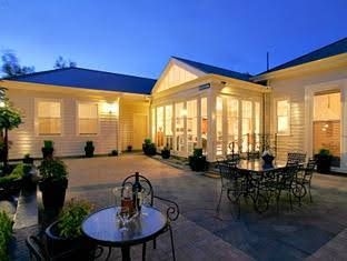 Kurrajong House Bed & Breakfast0