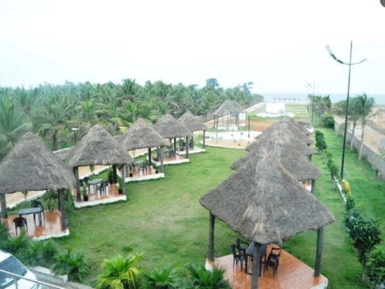 Jade Beach Resort0