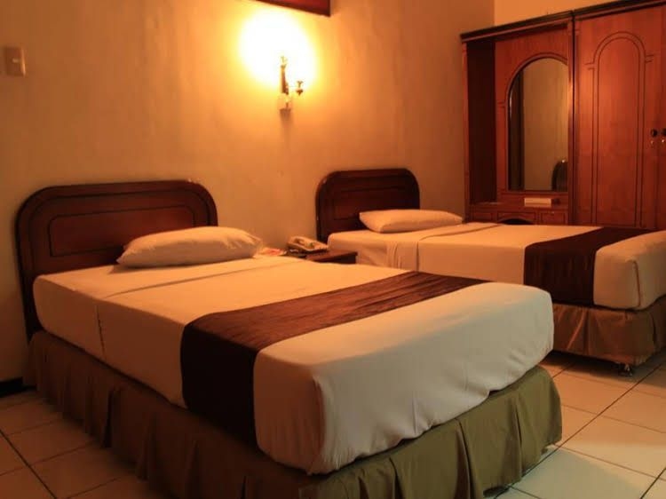 ฟรอนต์ วัน รีสอร์ต มาเกลัง (Front One Resort Magelang)0