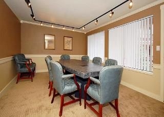 Rodeway Inn At Portland Airport4