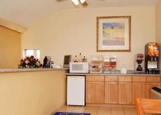 Rodeway Inn & Suites4