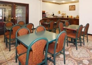 Comfort Inn & Suites3