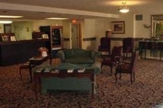 Econo Lodge Inn & Suites2