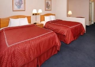 Comfort Suites Airport1