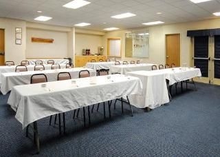 Comfort Suites Airport4