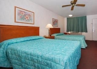 Rodeway Inn Near I-51