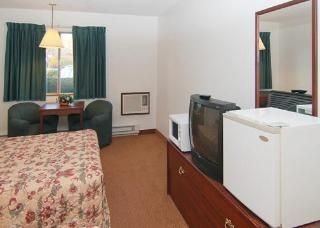 Econo Lodge2