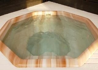 Econo Lodge3