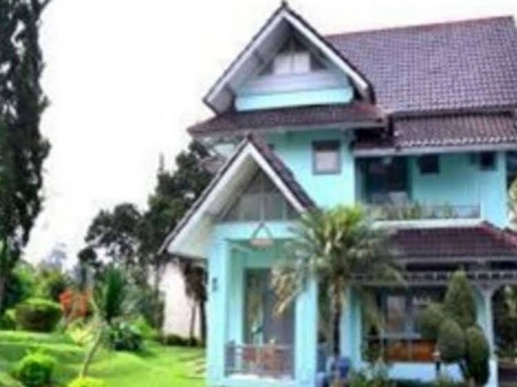 Hotel LTC Villa Lotus Cipanas0