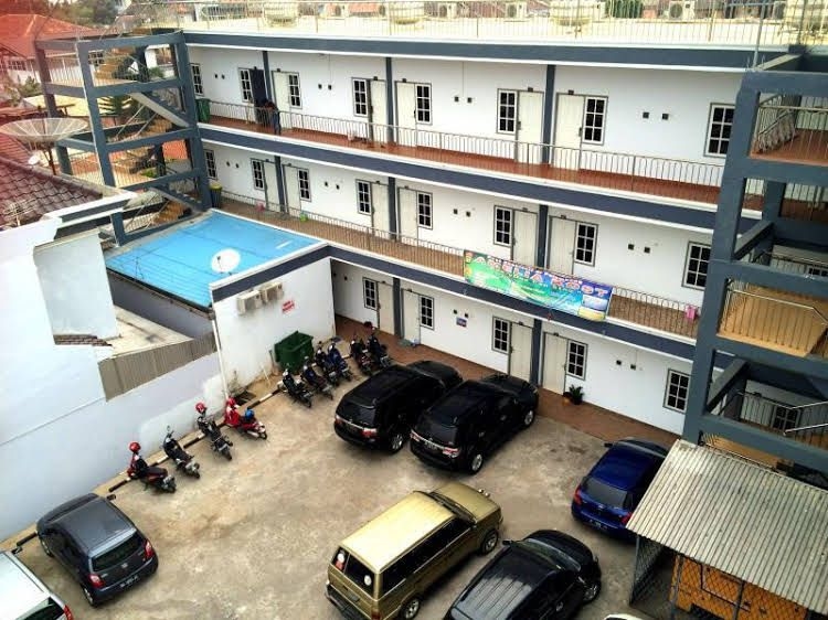 Amelia Kost Boarding House0