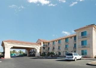 Comfort Inn & Suites0