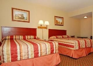Econo Lodge MacArthur Airport1