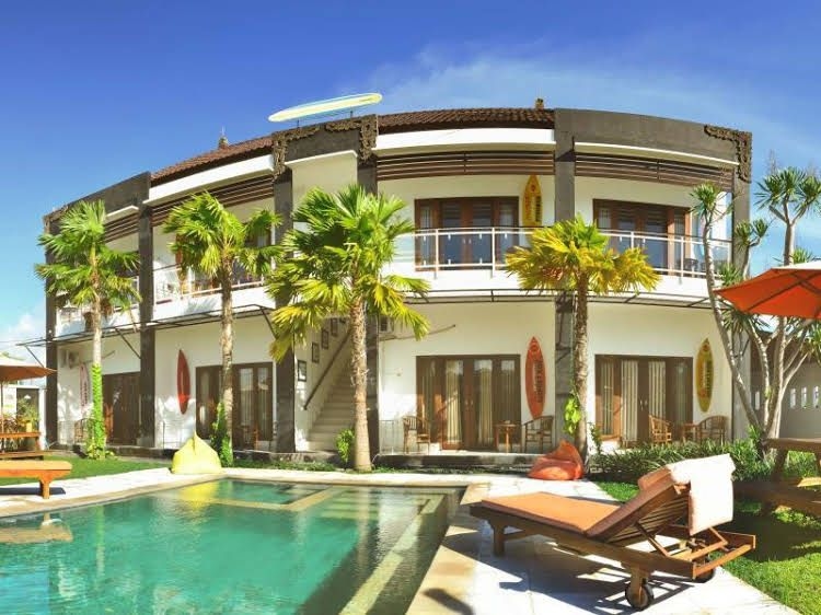 Premier Surf Camp Bali0
