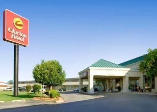 Clarion Hotel Airport1