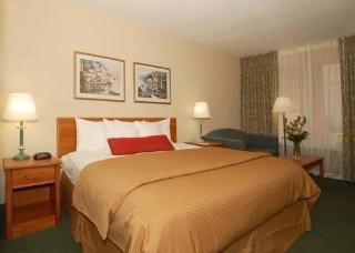 Clarion Hotel Airport2