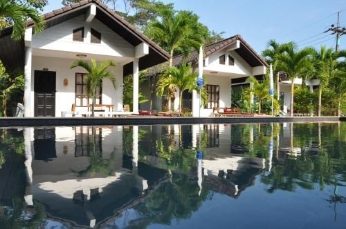 ไพรเวซี รีสอร์ท (Privacy Resort)0