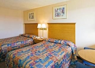 Econo Lodge North1