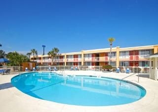 Clarion Inn2