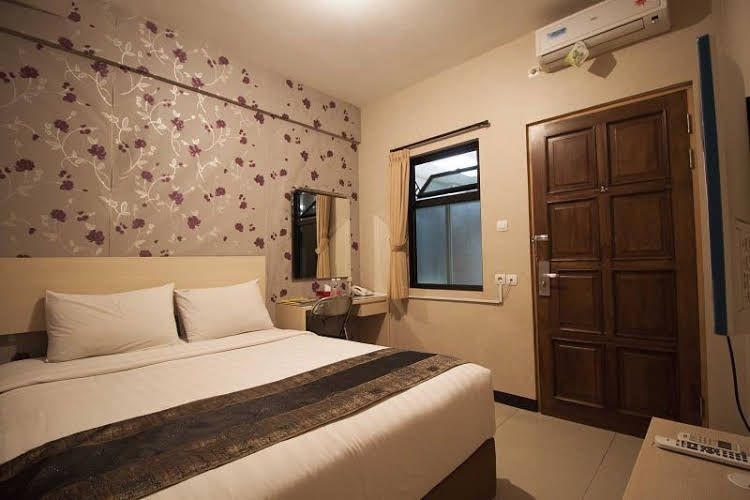 Mine Home Hotel Cihampelas0