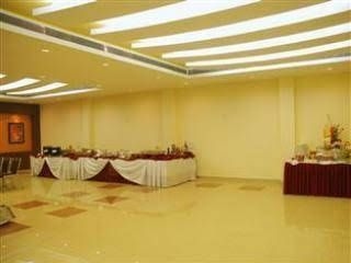 Center Point Hotel and Restaurant3
