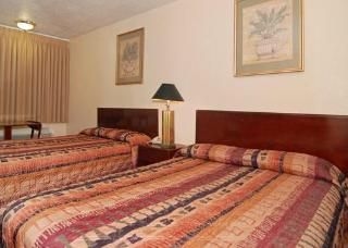 Econo Lodge1