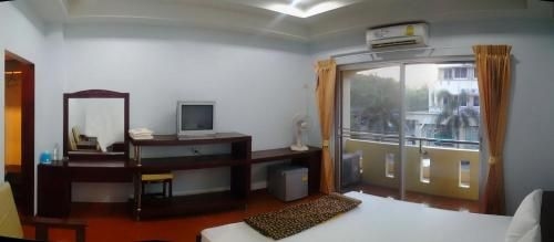 โรงแรมจันท์ธานี (Chanthanee Hotel)2