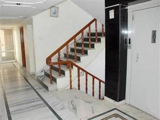 Hotel Madhav Palace0