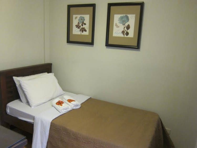 Stone House Hotel Mabini0