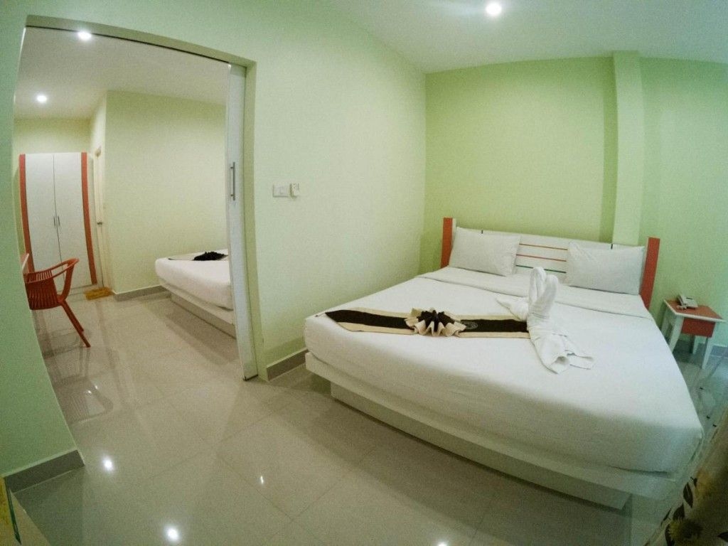 ฮอลแลนด์ รีสอร์ต ภูเก็ต (Holland Resort Phuket)1