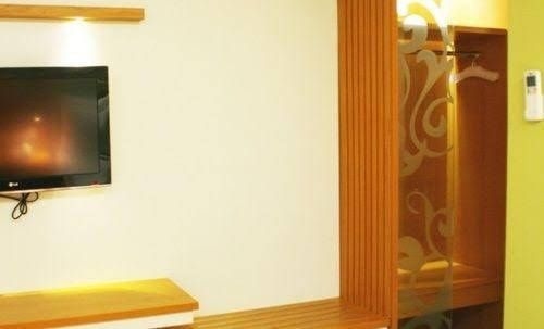 Life Hotel Sudirman Surabaya1