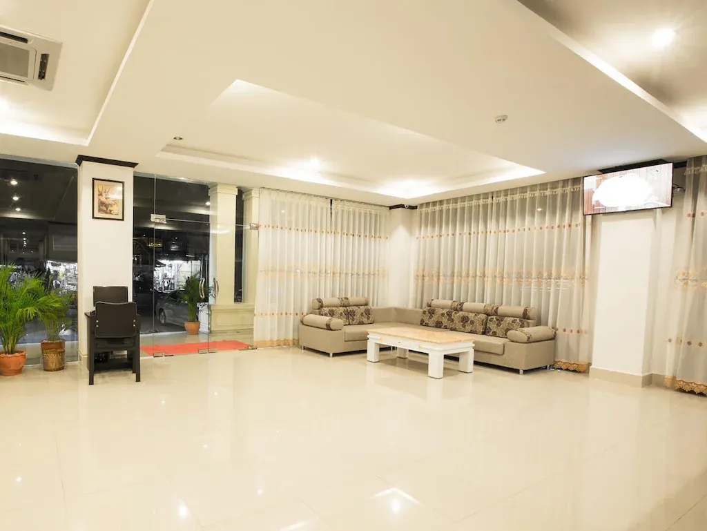 โรงแรมดวงจันทร์ พลาซา (Douangchan Plaza Hotel)2