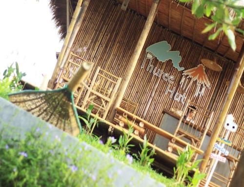 Phuree Hut1