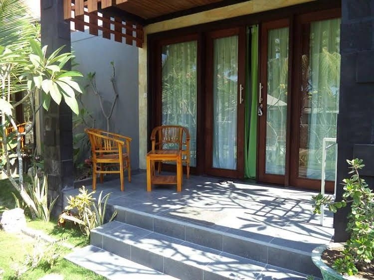 ดี แอนด์ บี บังกะโล (D and B Bungalows)0