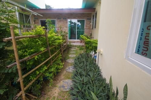นู ภูเก็ต แอร์พอร์ต เรสซิเดนซ์ (Nu Phuket Airport Residence)2