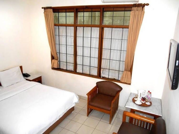 Frances Hotel0