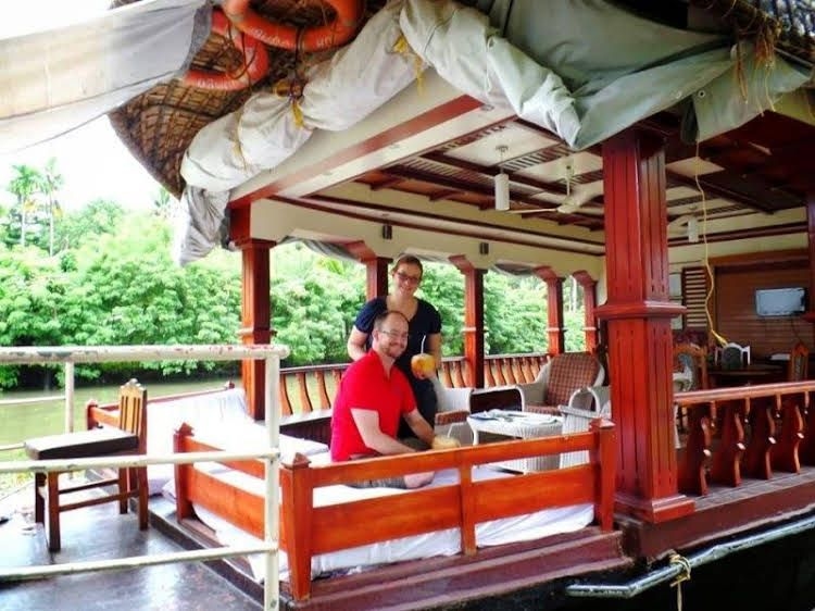 Eco Trails Houseboats0