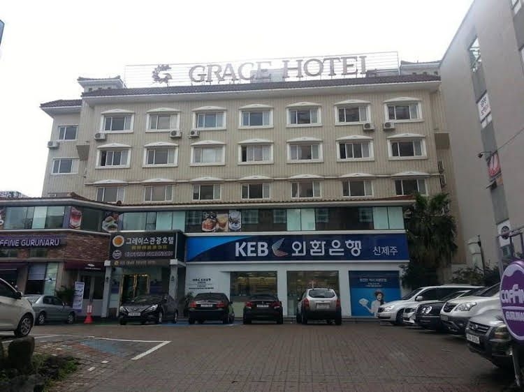 Grace Hotel0