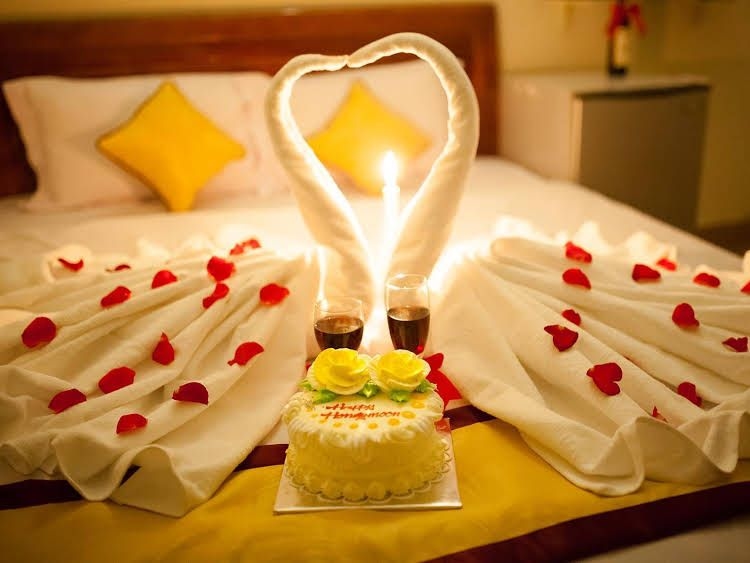 Happy Hotel3