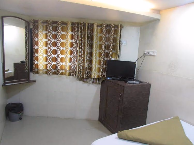 Hotel Royal Residency3
