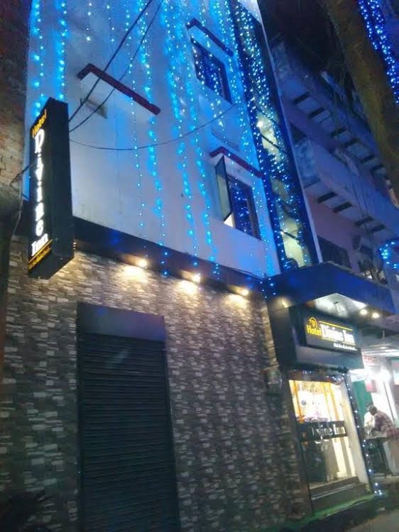 Hotel Divine Inn0