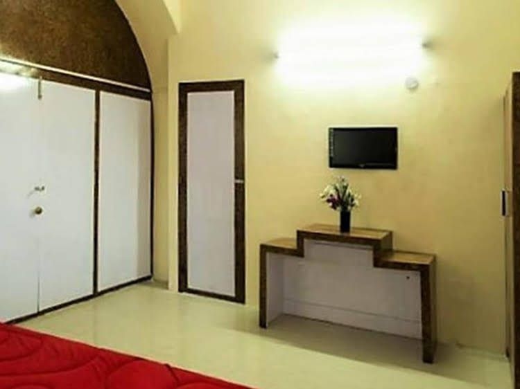 Prince Hotel0