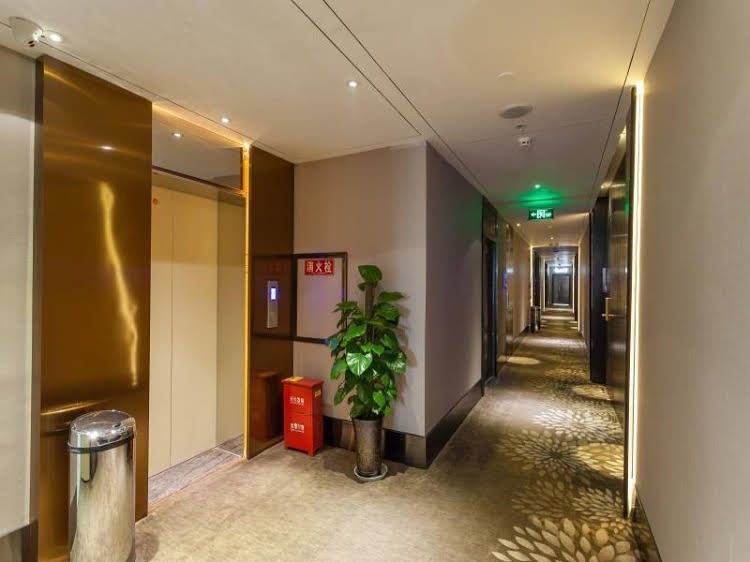 Chengdu Blue City Hotel0