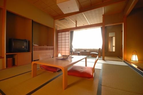 ซาเกยะ โฮเต็ล (Sakaeya Hotel)0