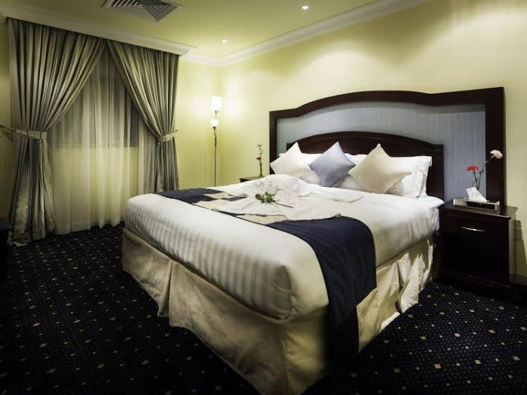 Howard Johnson Cornich Hotel0