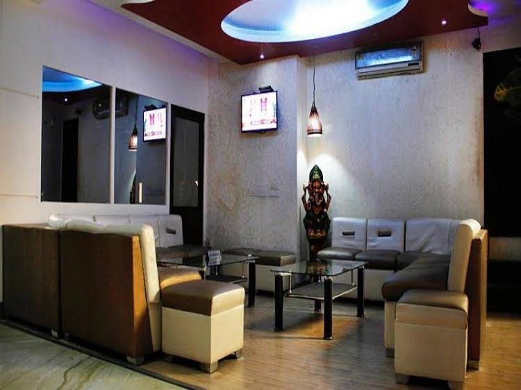 Modesty Hotel0