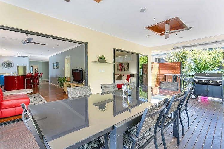 Aussie Beach House0