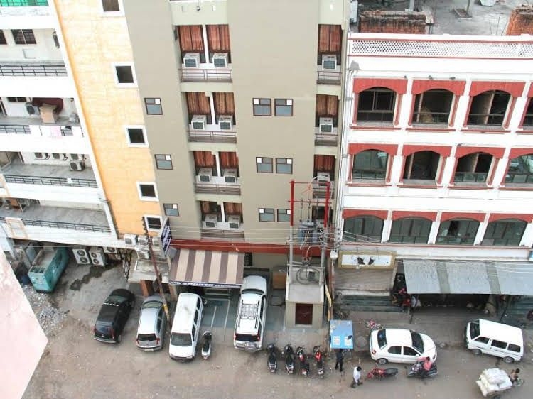 Hotel Shanta VS Continental0