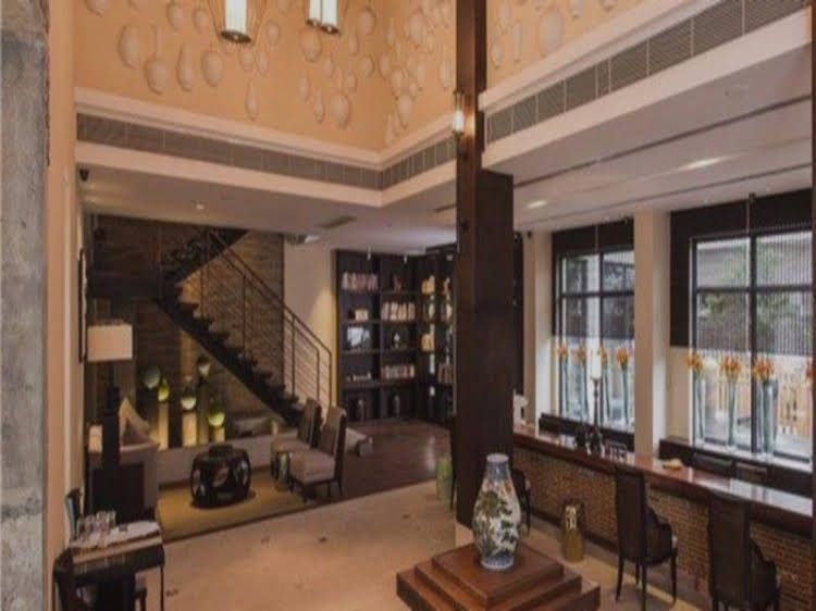 Chinaware Hotel0