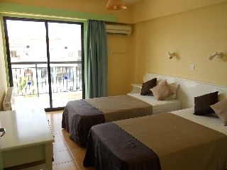 A. Maos Apts1
